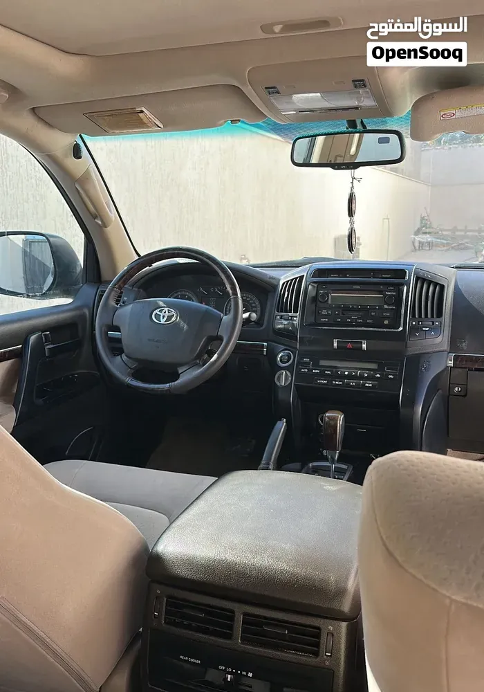 Toyota Land Cruiser 2010 photo 4