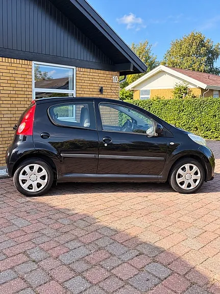 Peugeot 107 2008 photo 3