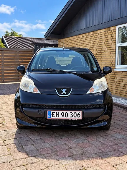 Peugeot 107 2008 photo 2