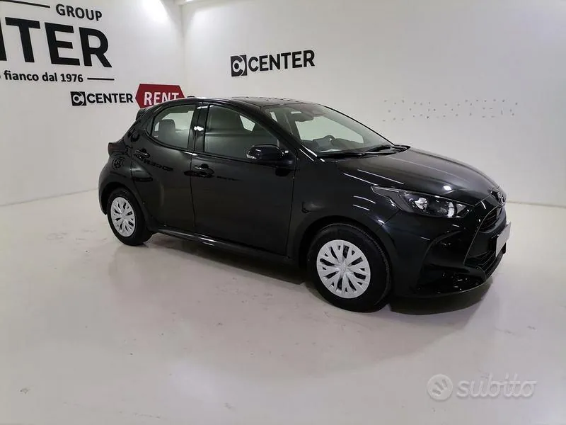 Toyota Yaris Hybrid 2025 photo 3