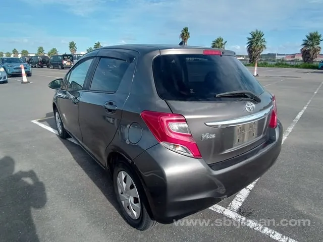 Toyota Vitz 2016 photo 3