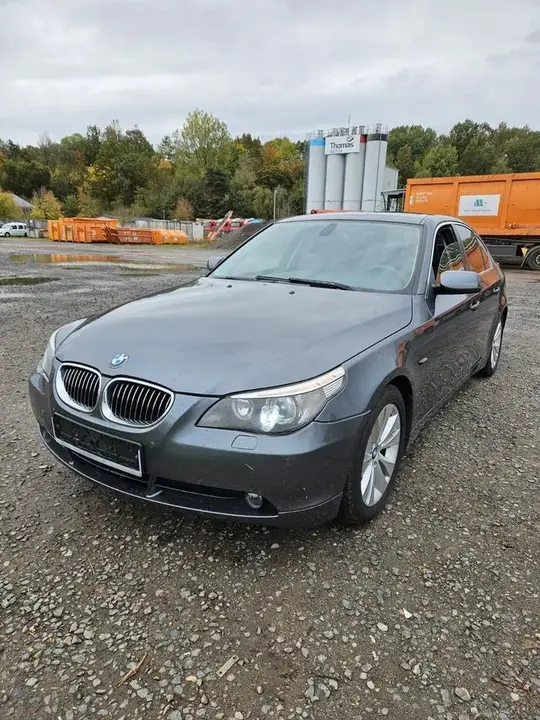 BMW 523I