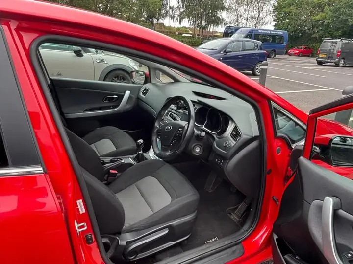 Kia Ceed 2014 photo 4