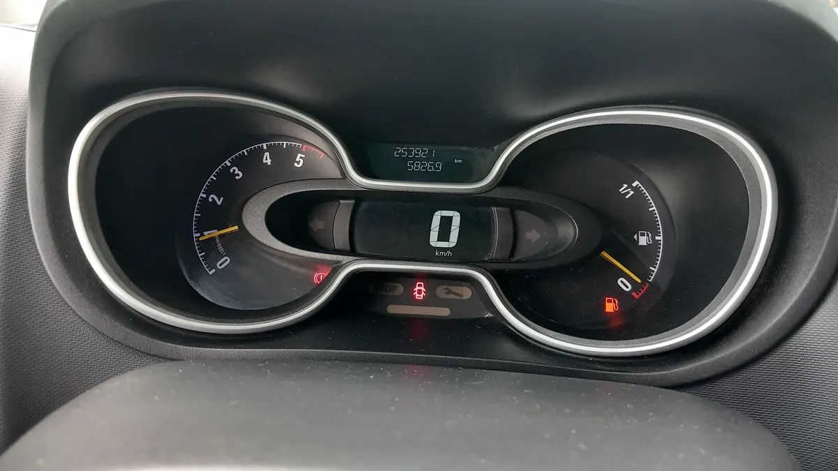 Opel Vivaro 2015 photo 2