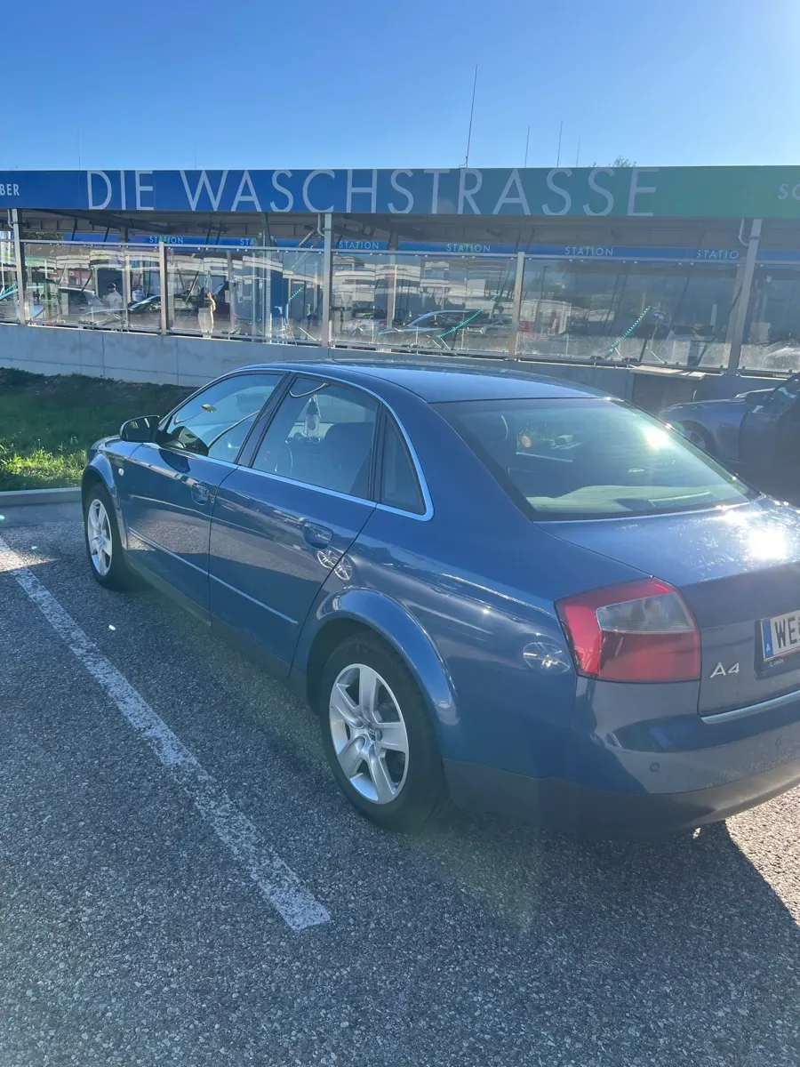 Audi A4 2002 photo 2