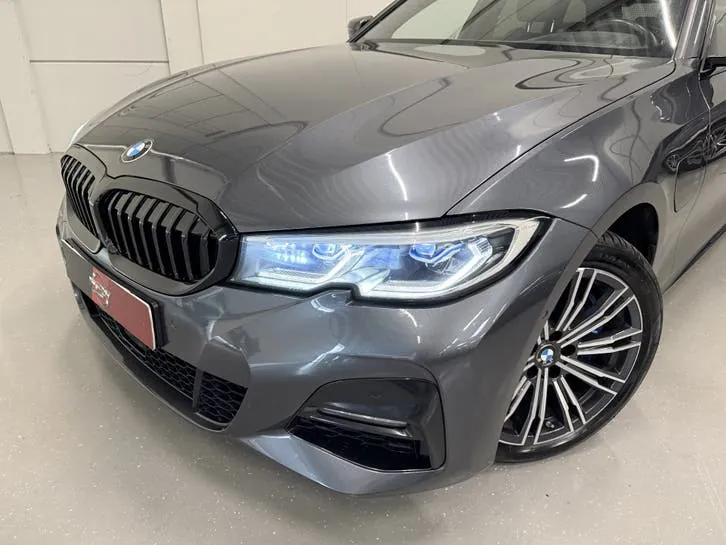 BMW 3 Series 2021 photo 2