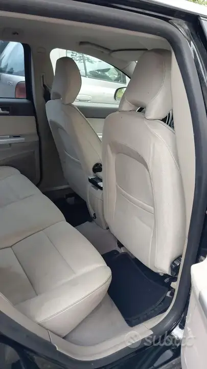 Volvo V50 2010 photo 2