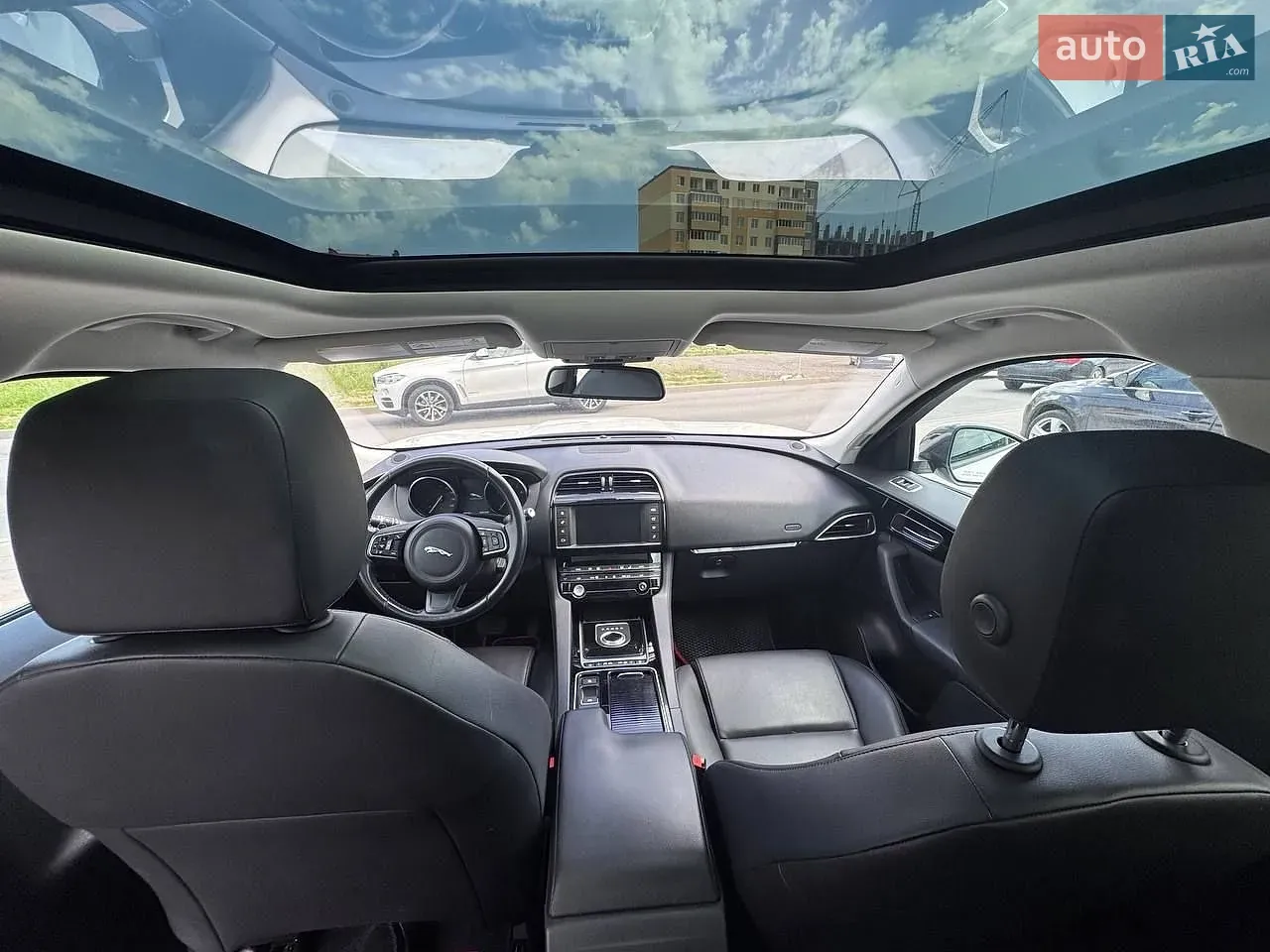 Jaguar F-Pace 2017 photo 5