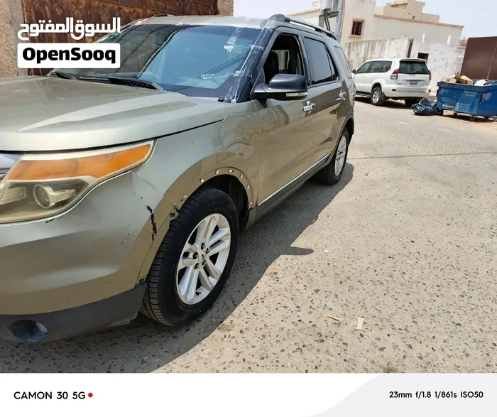 Ford Explorer 2013 photo 2