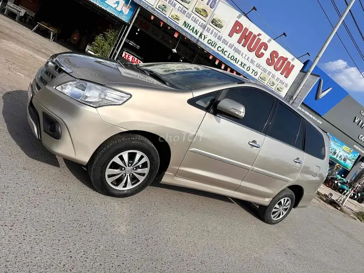 Toyota Innova 2015 photo 2