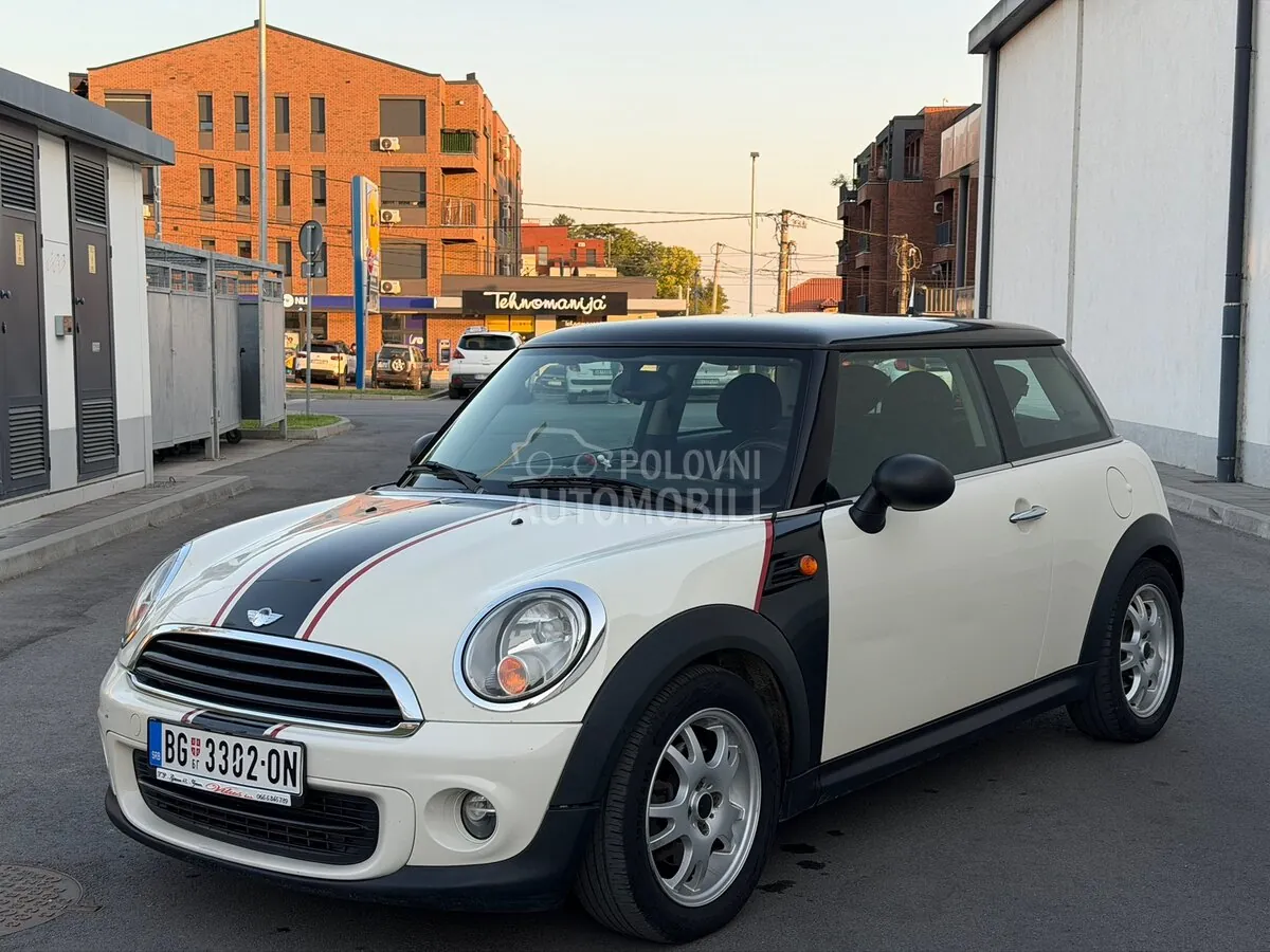 Mini One 2012 photo 2