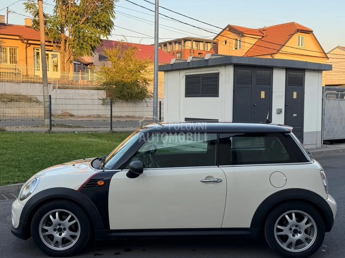Mini One 2012 photo 5