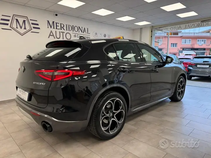 Alfa Romeo Stelvio 2022 photo 3