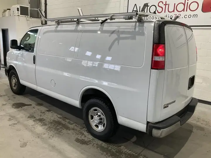 Chevrolet Express 2019 photo 2