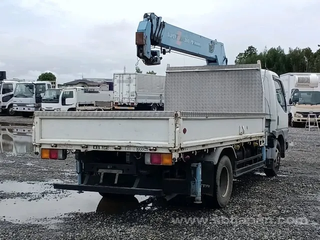 Mitsubishi Canter 1996 photo 4
