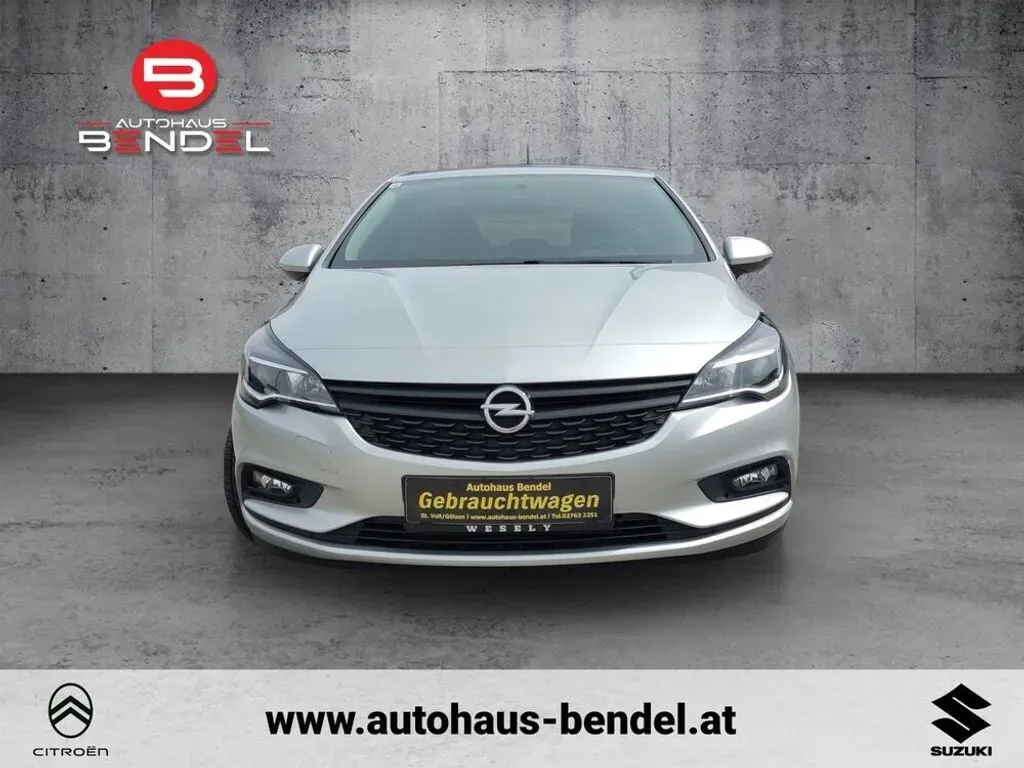 Opel Astra 2019 photo 2
