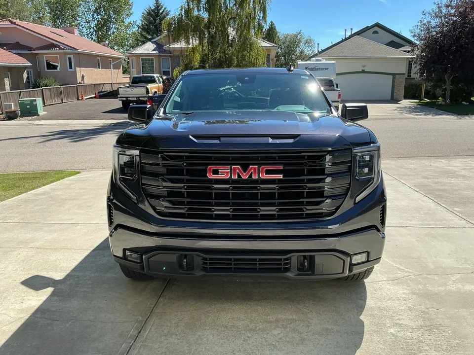 GMC Sierra 1500 2023 photo 2