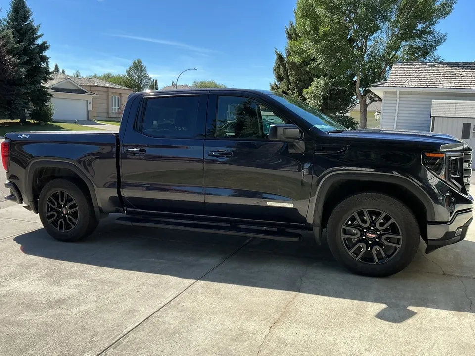 GMC Sierra 1500 2023 photo 3