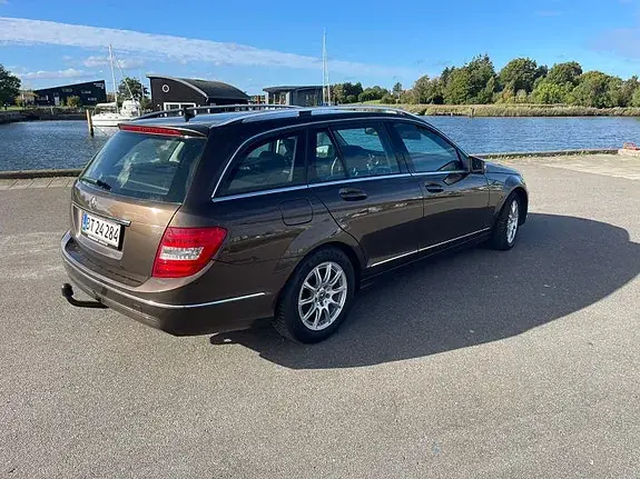 Mercedes-Benz C200 2014 photo 2