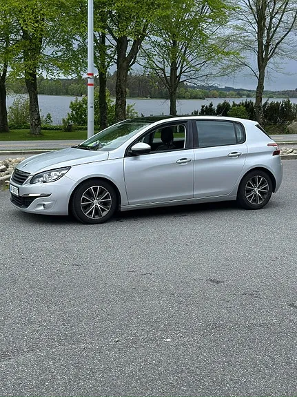 Peugeot 308 2014 photo 2
