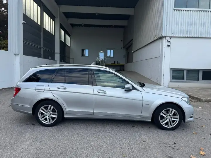 Mercedes-Benz C-Class 2012 photo 2