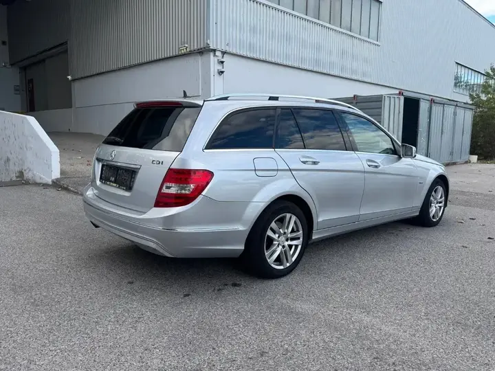 Mercedes-Benz C-Class 2012 photo 3