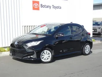 Toyota Yaris 2022 photo 2