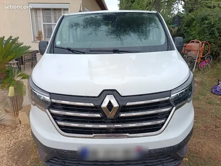 Renault Trafic 2022 photo 2