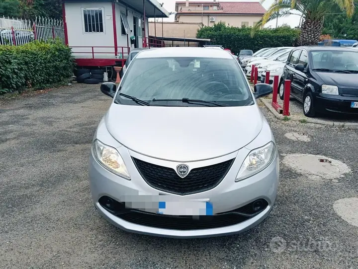 Lancia Ypsilon 2019 photo 2