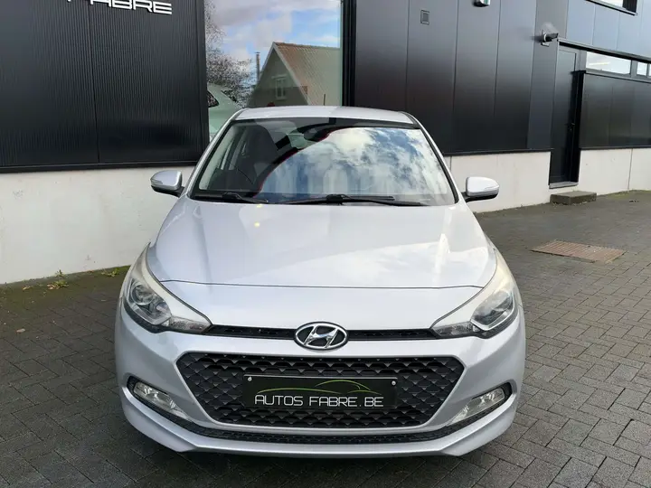 Hyundai I20 2015 photo 2