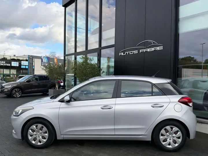 Hyundai I20 2015 photo 5