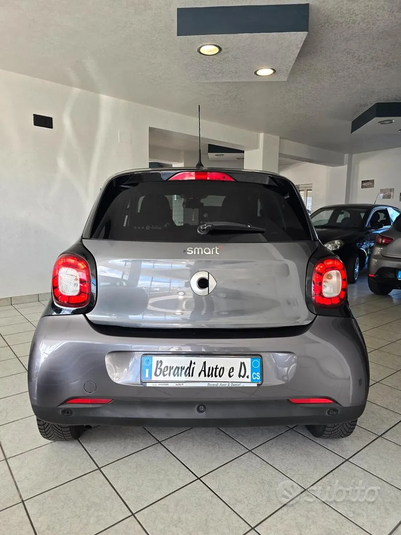 Smart Forfour 2017 photo 4