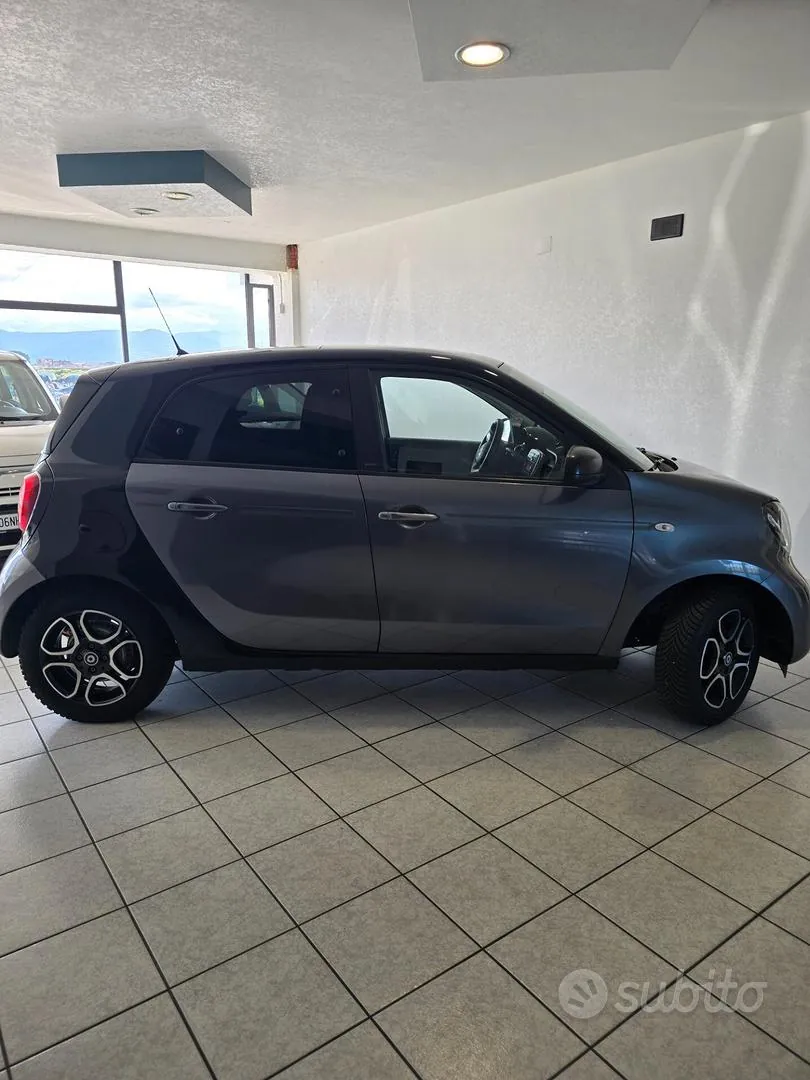 Smart Forfour 2017 photo 3