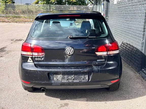Volkswagen Golf 2010 photo 4