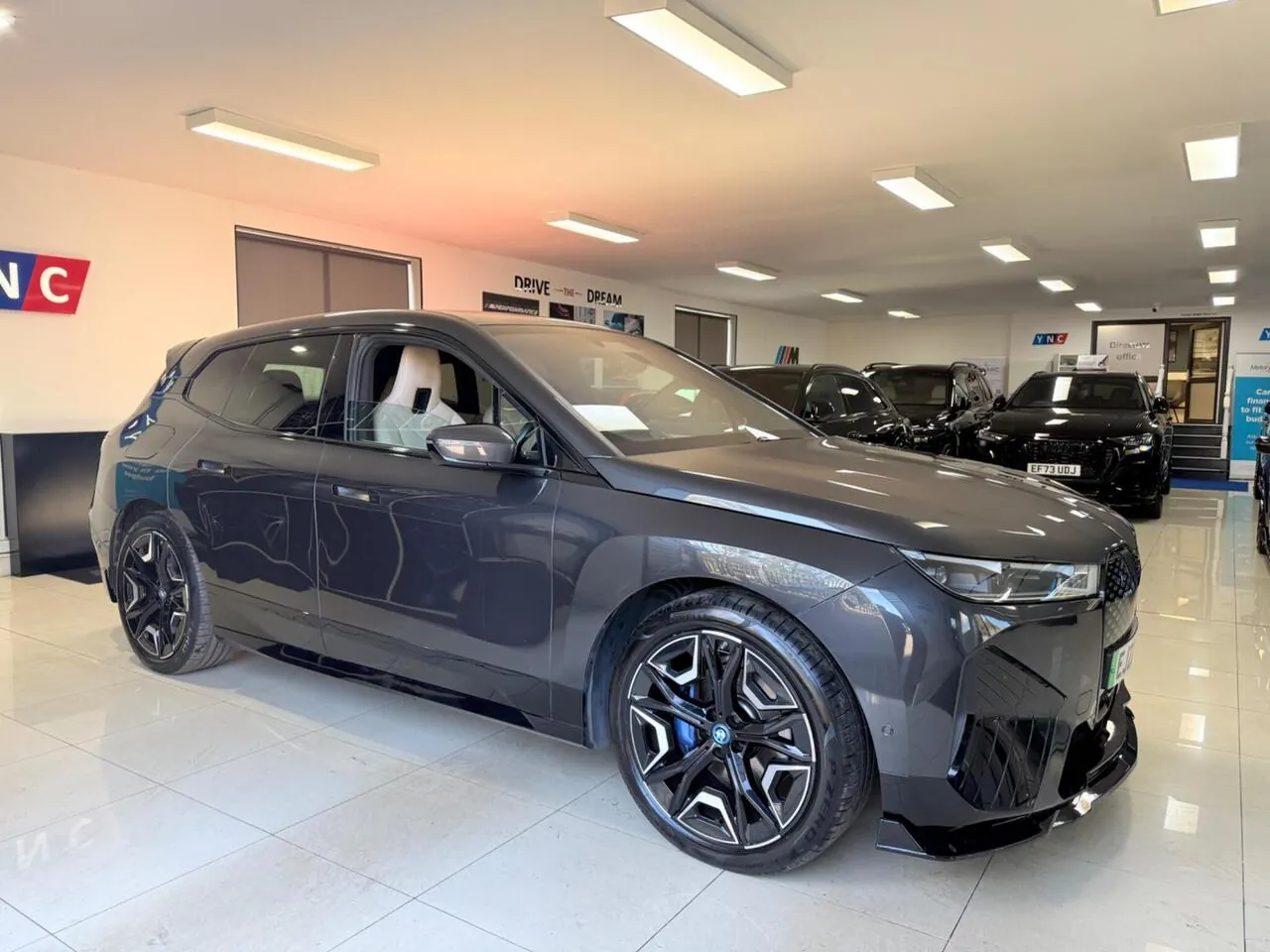 BMW Ix 2022 photo 2