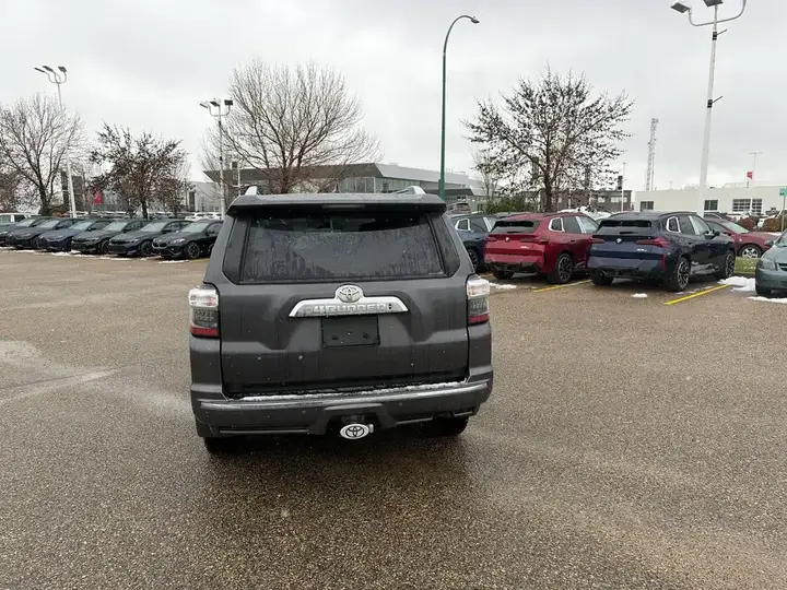Toyota 4Runner 2016 photo 5