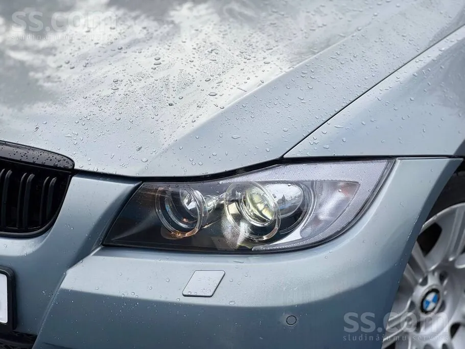 BMW 330D 2005 photo 2