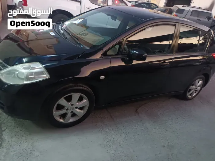 Nissan Tiida 2009 photo 4