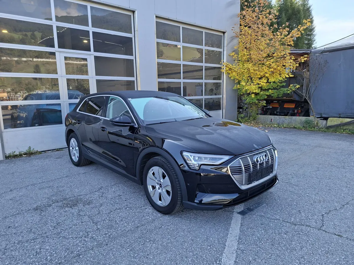 Audi E-Tron 2022 photo 2
