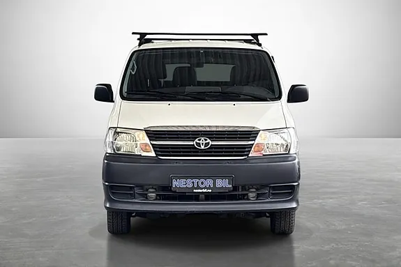 Toyota Hiace 2010 photo 2