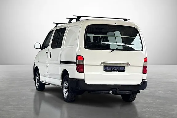 Toyota Hiace 2010 photo 5