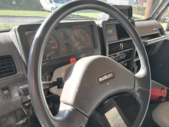 Suzuki Samurai 1995 photo 3