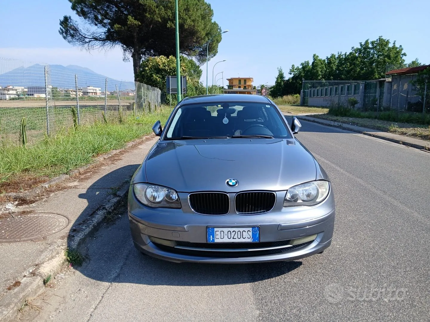 BMW 118D 2010 photo 3