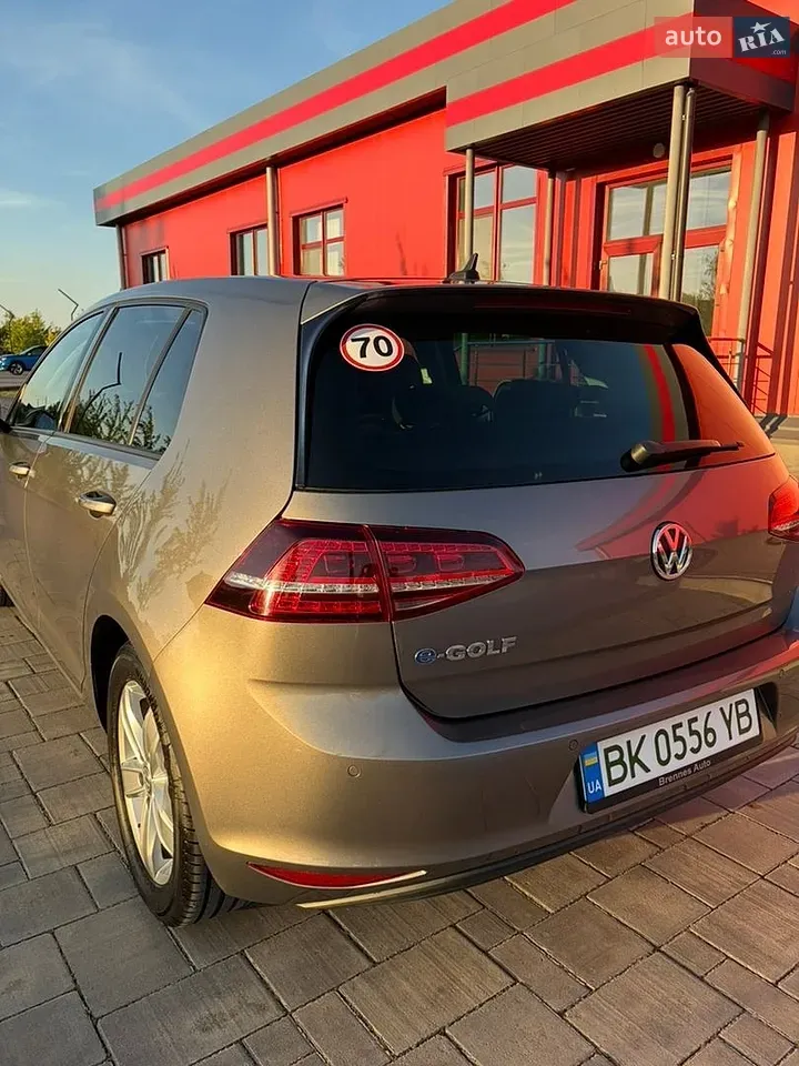 Volkswagen E-Golf 2015 photo 5