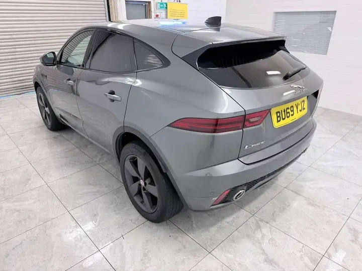 Jaguar E-Pace 2019 photo 4