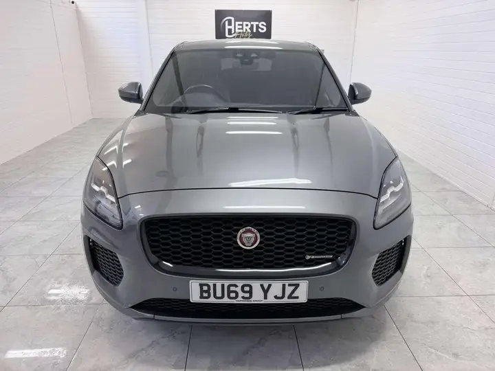 Jaguar E-Pace 2019 photo 2