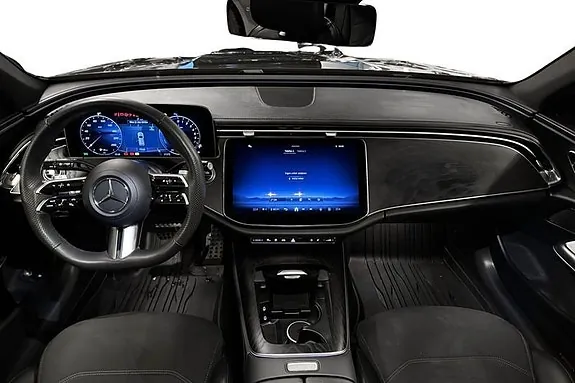 Mercedes-Benz E300 2024 photo 5