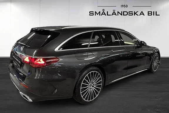 Mercedes-Benz E300 2024 photo 3