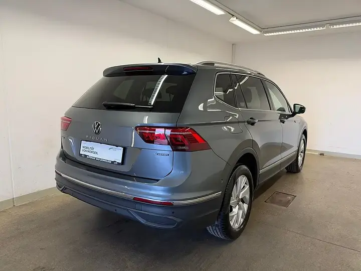 Volkswagen Tiguan Allspace 2023 photo 3