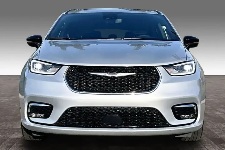 Chrysler Pacifica 2026 photo 3